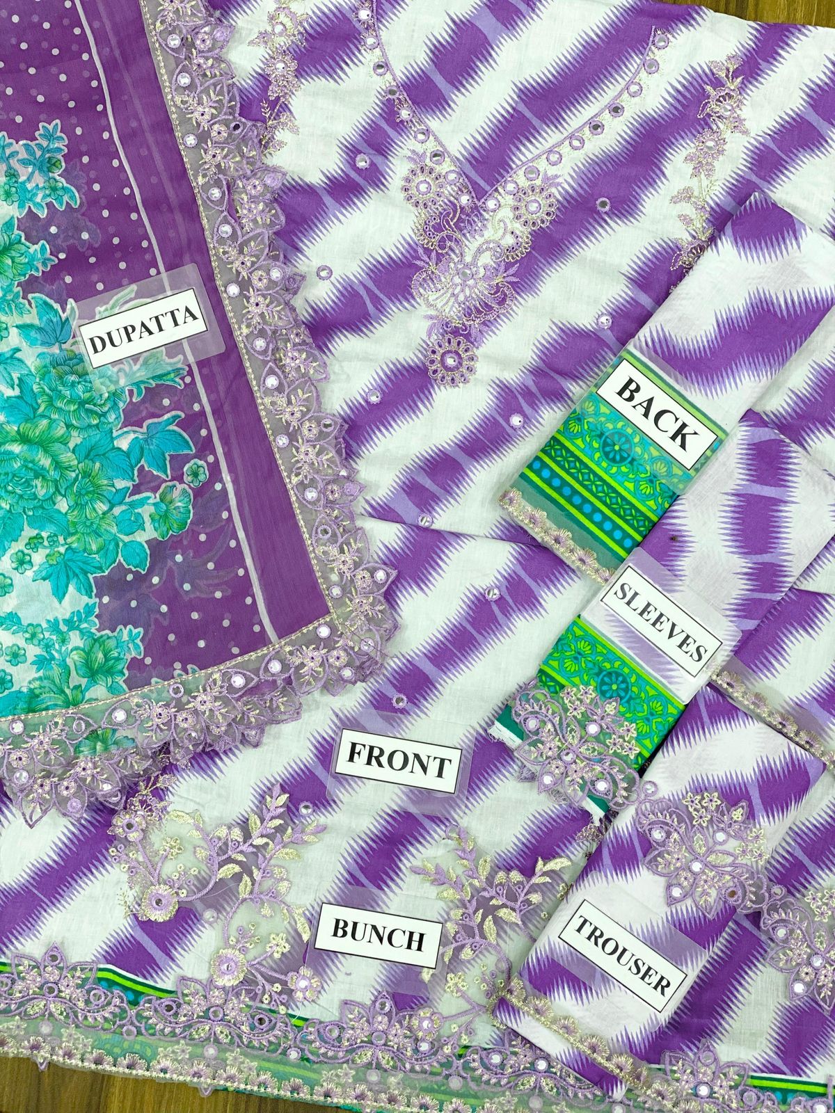 Charizma Aghaz E Nou CR25AN AG5-02 Lawn Collection